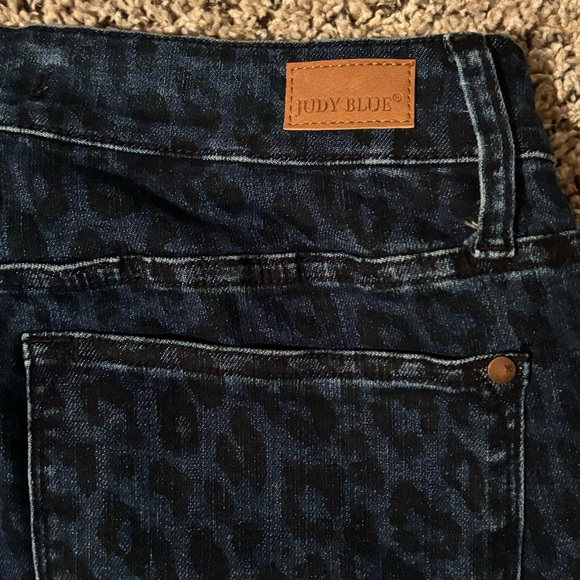 Judy Blue Denim Leopard Print Raw Hem Skinny Jeans Size 16W - Picture 5 of 9